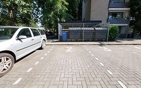 61 M2 Erdgeschosswohnung Mit Eigenem Parkplatz Vorm Haus